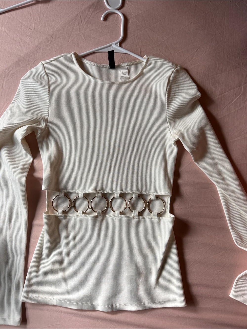 H&M White Ribbed Long Sleeve Top with Ring Cutout Waist
